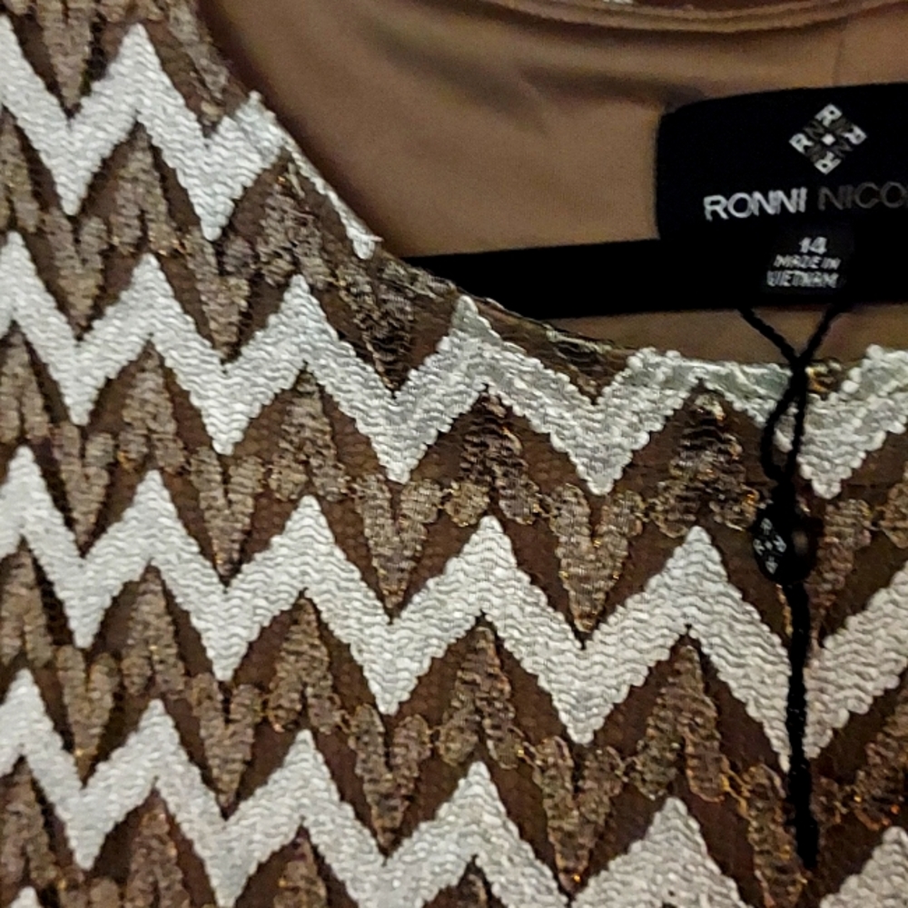 Dress - Picture 5 of 5
